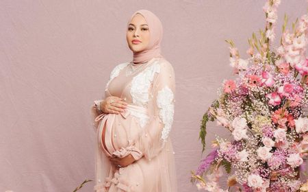 6 Foto Baby Bump Aurel Hermansyah dan Atta Halilintar, Calon Papa Mama Paling Ditunggu Warganet