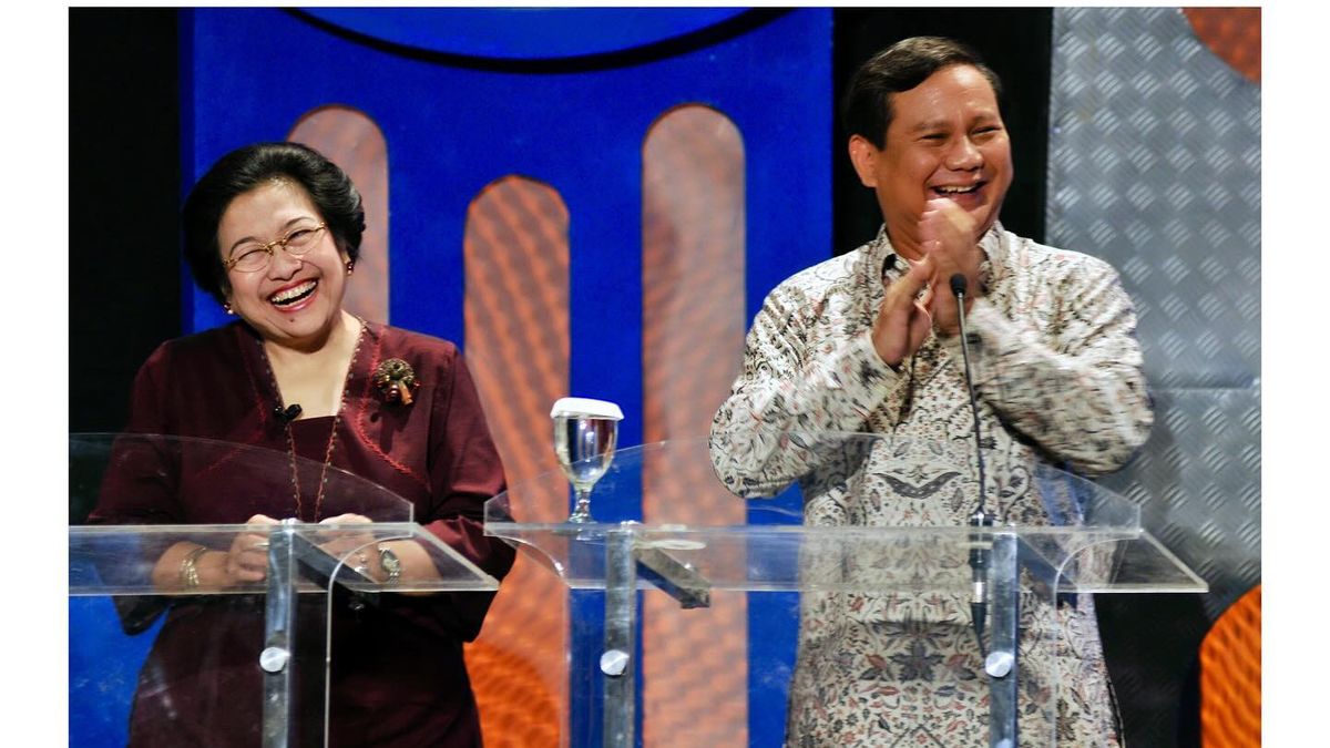 Happy Birthday To Megawati, Prabowo Uploads Mega-Pro Old Photos