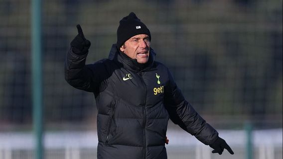 Kekalahan Tottenham di Liga Champions Buat Conte Ragukan Masa Depannya: Mungkin Bisa Dipecat Lebih Awal