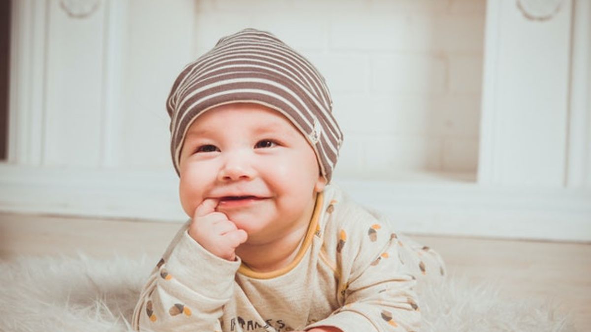 5 Caractéristiques Des Bébés Qui Poussent Des Dents, Voir La Mère