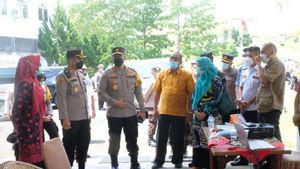 Kapolda Jambi Pantau Langsung Vaksinasi Anggota Polisi dan TNI