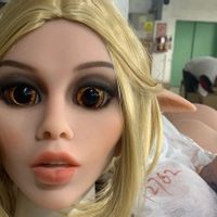 Produsen Boneka Seks Ciptakan Model 'Monster' Lengkap dengan Ekor dan Gigi Vampir