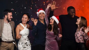 6 علامات أساسية عند حضور حفلات نهاية العام وعيد الميلاد