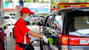 Andre Rosiade Urges Cars With A Price Of IDR 500 Million And Above Not To Queue For Subsidized Fuel