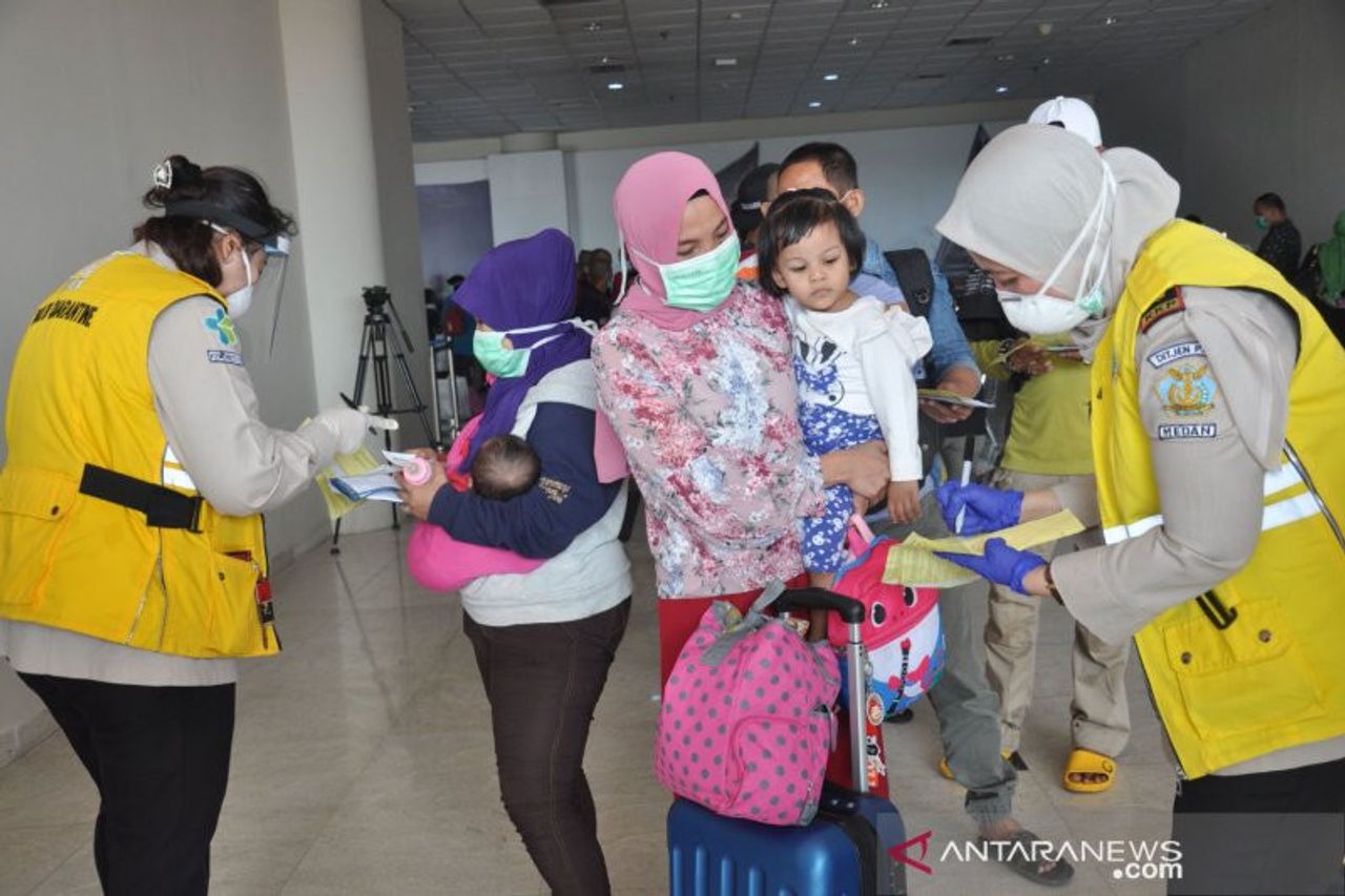 インドネシアの出稼ぎ労働者がレバランに帰郷:競争力向上を続けなければならない国々の外国為替貢献者