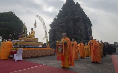 Jokowi-Ma’ruf Amin Sampaikan Pesan dan Harapan pada Hari Raya Waisak