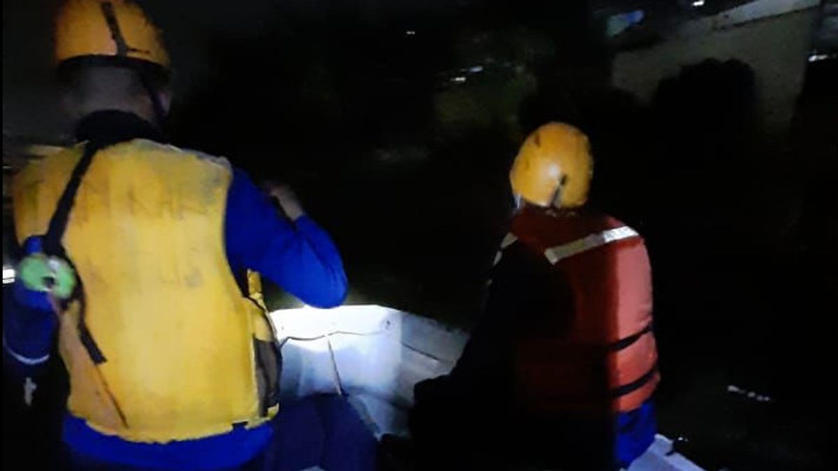 Pria yang Berenang di BKB Gambir Malam Hari, Belum Ditemukan Hingga Saat Ini