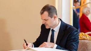 PM Lithuania Mundur Usai Tekanan Hubungan Bisnis dengan Perusahaan Saudara Ipar