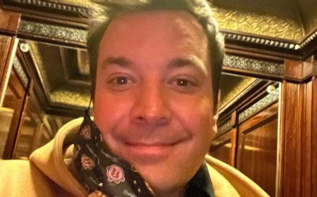 Sudah Vaksin Booster, Jimmy Fallon Positif COVID-19 dengan Gejala Ringan