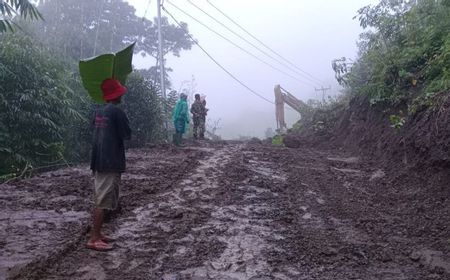 Longsor Tutupi Tiga Jalan di Manggarai Barat Berhasil Ditangani