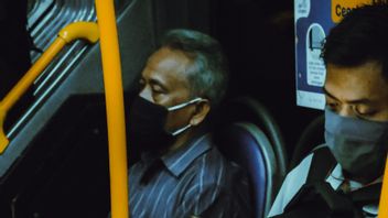 Meski PPKM Dicabut, DKI Tetap Berlakukan Penggunaan Masker di Semua Transportasi Publik