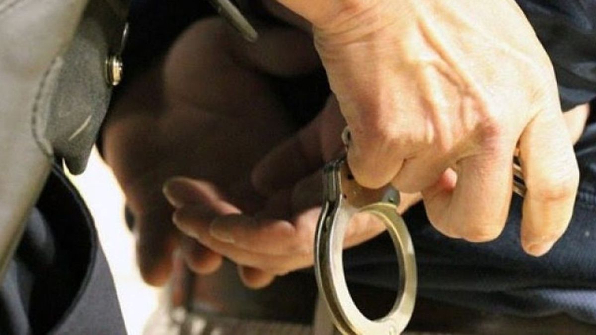 警方在乔哈尔巴鲁拘捕一名疑似网上司机