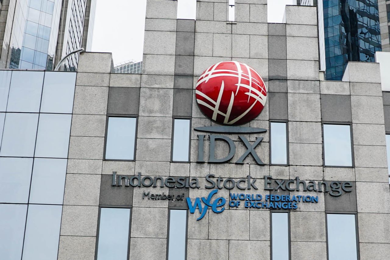 JCI Opened Monday To Slightly Lower 1.43 Points To 4,902.65