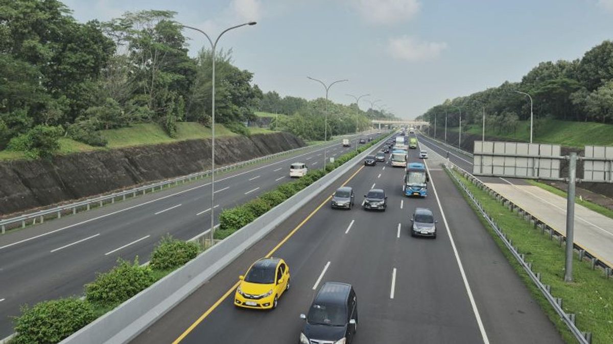チパリ有料道路で乗客の車両が増加