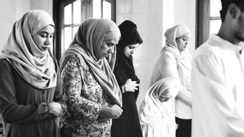 Kenapa Shalat Berjamaah Lebih Banyak Pahalanya? Begini Jawabannya
