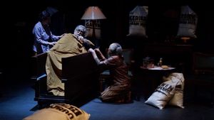 5 Potret Kemegahan Drama Senjakala Saat Dipentaskan Teater Populer Lewat Lakon Dag Dig Dug