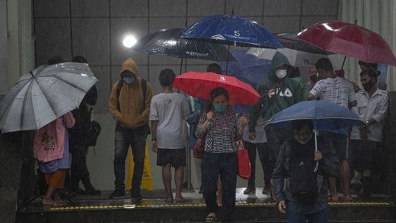 Jakarta Berpotensi Diguyur Hujan Lebat Hingga Besok, Ini Penyebabnya   