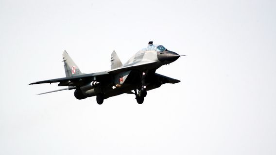 بولندا ترسل طائرات مقاتلة إلى أوكرانيا لمواجهة روسيا والولايات المتحدة وحلف شمال الأطلسي تجرؤ على اتباعها؟