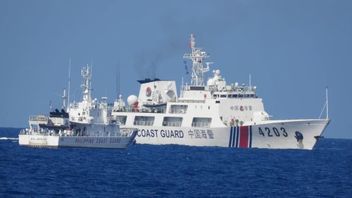 Kapal Penjaga Pantai Tabrak Kapal Kayu Pengangkut Pasokan, Filipina Sebut China Sebagai Agresor
