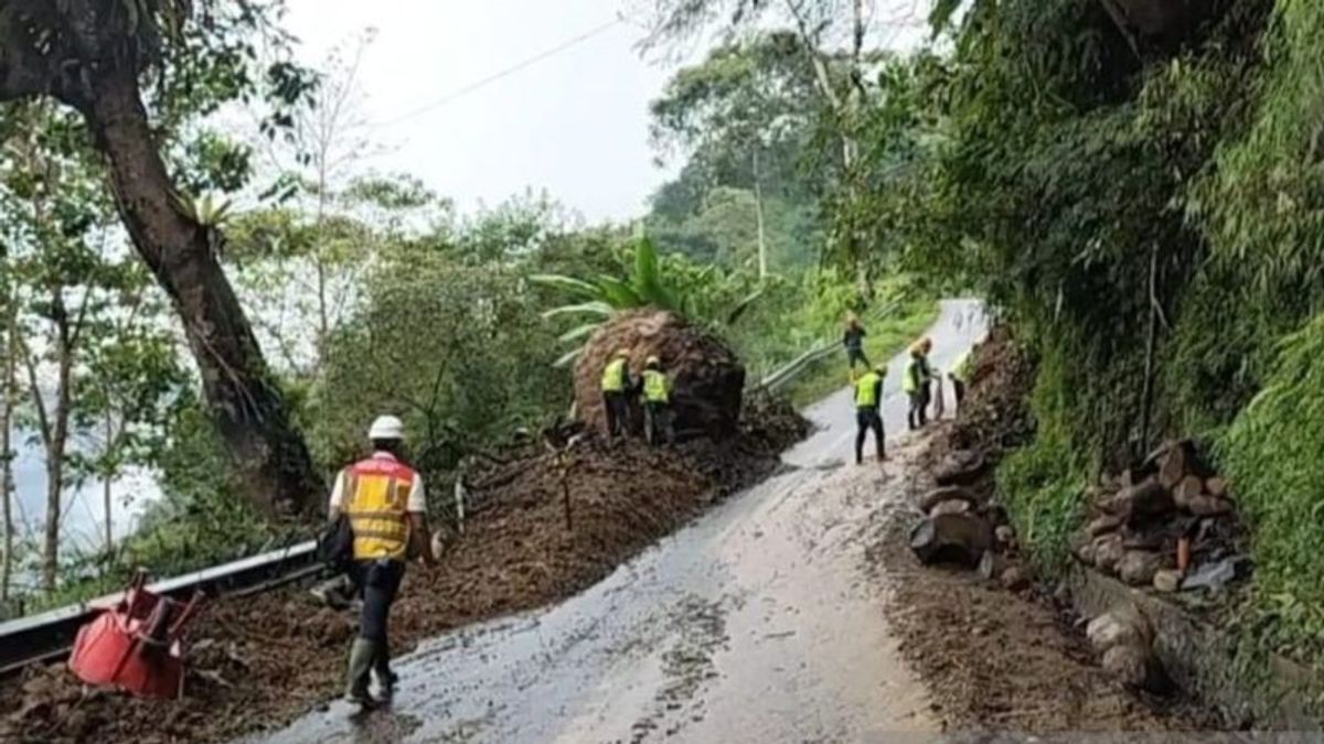 Finally... The National Road For Cianjur-Bandung Rampung Liaison Is Cleaned From Landslide Materials, It Can Be Through