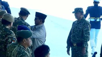 Prabowo corrigera le poste de Baret Menko Muhaimin avant la cérémonie au Pusdiklatpassus Kopassus