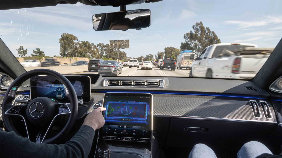Les voitures autonomes déguisent l’autoroute britannique en 2026