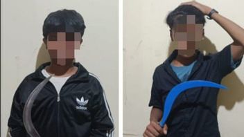 ジョハルバルで喧嘩をしたいときにサジャムを連れて、2人のティーンエイジャーが警察に逮捕
