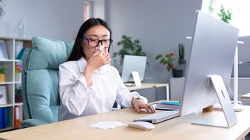 ISPAから腰痛まで、インドネシアの従業員がよく経験する身体的苦情