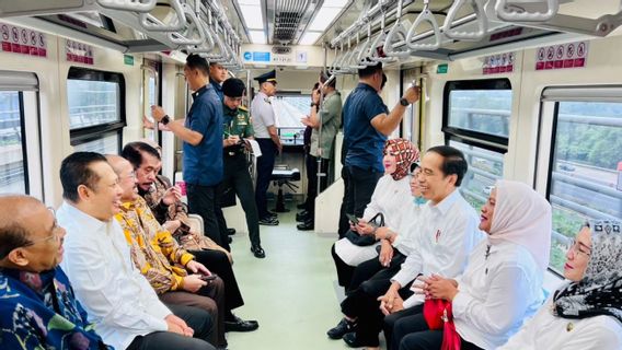 Ajak Naik Transportasi Massal, Jokowi: Selama Ini Jakarta Selalu Masuk 10 Besar Kota Termacet di Dunia