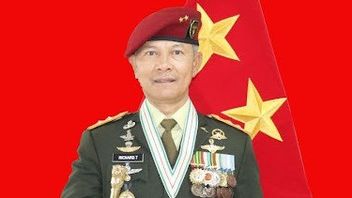الجنرال ريتشارد تامبوبولون عين الجنرال دودونغ سو بانغدام السادس عشر / باتيمورا