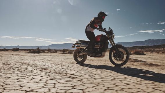 Triumph Tracker 400 Bergaya Flat Track Resmi Meluncur, Konsumsi BBM Irit 28 Km per Liter