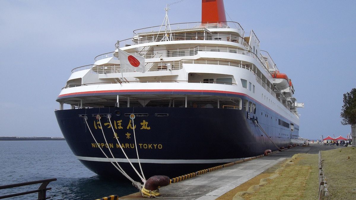 Nippon Maru Cruise Ship Retires After 35 Years at Sea