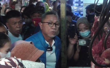 Kunjungi Pasar Dukuh Kupang Surabaya, Mendag Zulhas Upayakan Stabilisasi Harga Telur dan Tepung Terigu