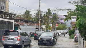 Diguyur Hujan Tiga Jam, Jalan Protokol dan Rumah Warga di Palembang Terendam