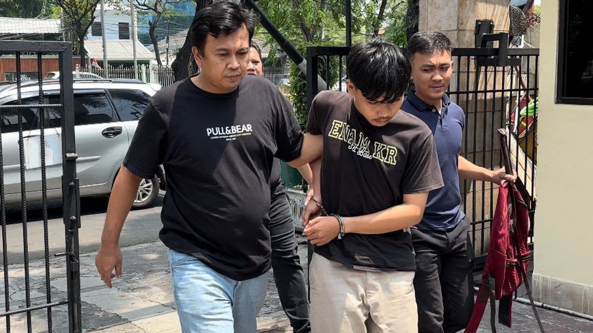 Arrested By Sajam And Cigarettes, Class 2 High School Students In Cempaka Putih Digelandang To Polsek