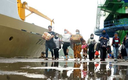 Pemudik Mulai Padati Pelabuhan Gorontalo