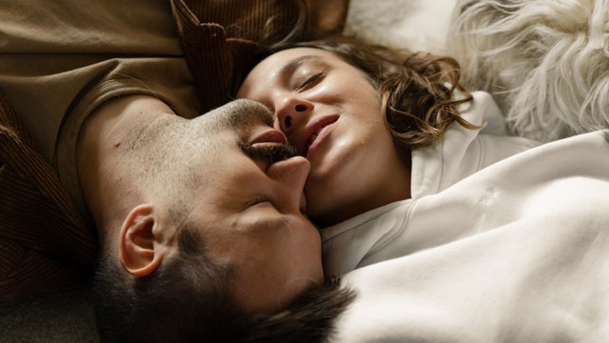 Tips Membuat Suami Ketagihan Bercinta, Istri Harus Tahu Rahasianya