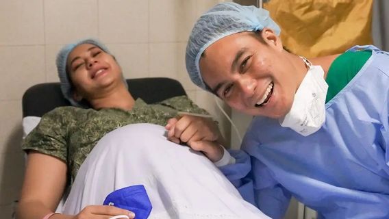 Momen Indah Baim Wong Menemani Paula Verhoeven Persalinan Anak Kedua