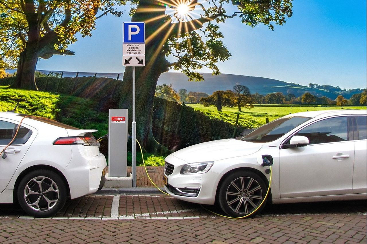サイバー攻撃に対する脆弱な電気自動車のセキュリティ:個人データとセキュリティが脅かされています