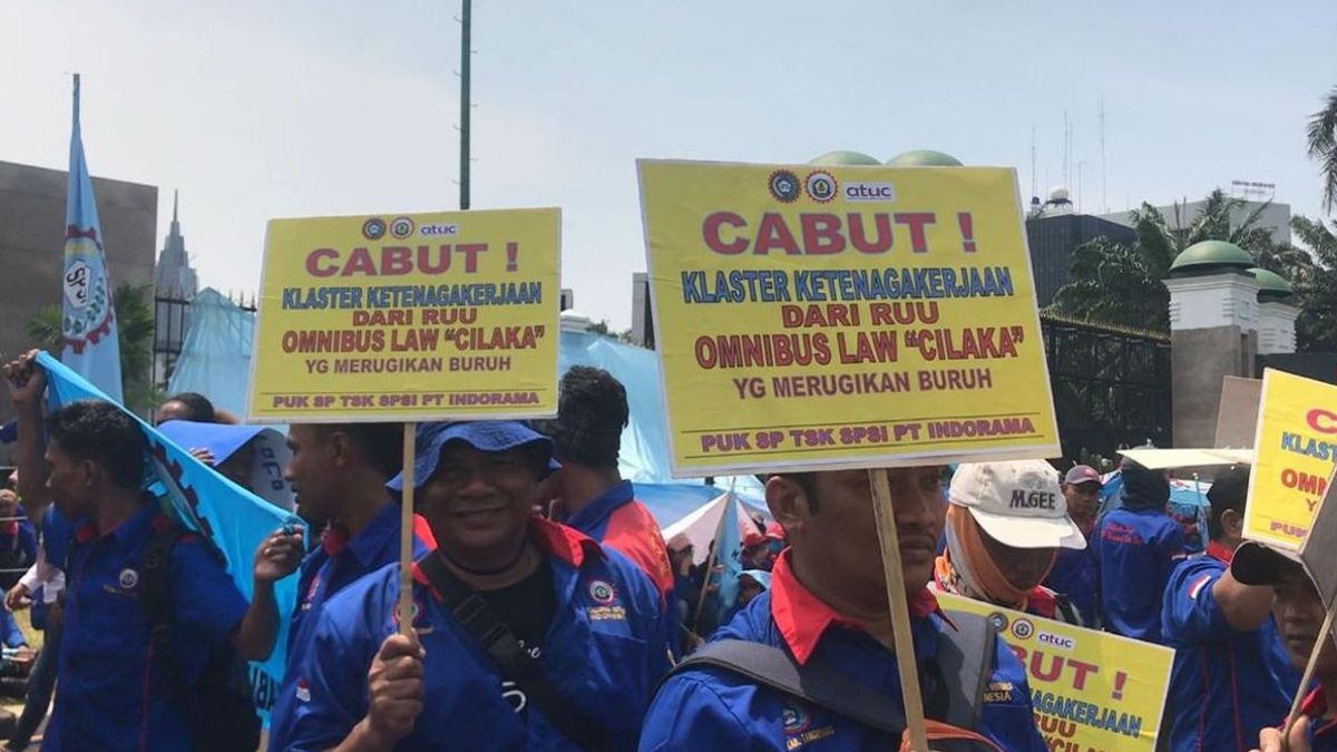 Buruh Tuntut Pembahasan Omnibus Law Dihentikan, DPR: <i>Ngak</i> Mungkin, MK Bilang Harus Perbaiki