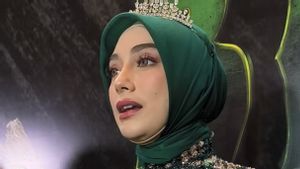 Umrah Bareng Anak, Celine Evangelista: Semoga Semakin Istikamah