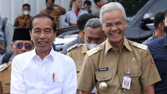 When Blusukan At Selo-Cepogo Market Boyolali, Jokowi And Ganjar Pranowo Are Warmly Welcomed By Residents