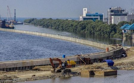 Baru Terbangun 13 Kilometer, Pemprov DKI Targetkan Kelanjutan Tanggul Pantai Hingga 2025