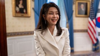 韓国の元大統領夫人は、豪華品を受け取ったとして20ヶ月の懲役刑を宣告される