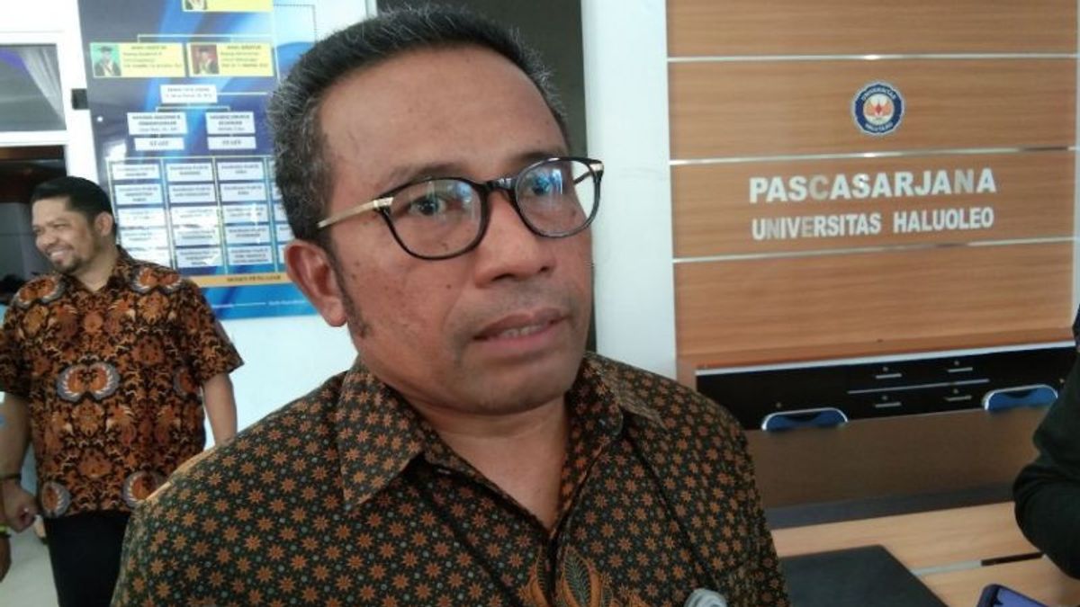 Kissing Student's Lips And Cheeks, Unscrupulous Lecturers At UHO Kendari Are Policed, Here's The Rector's Response