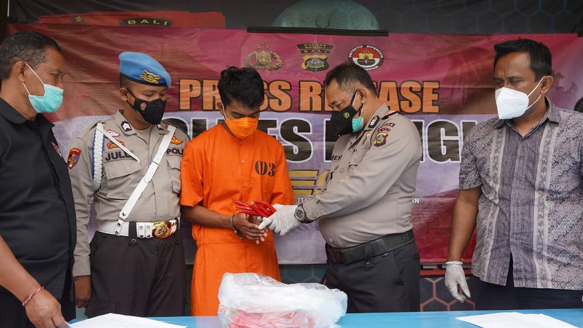 巴厘岛的累犯因在金塔马尼农民农场偷窃100公斤辣椒而再次被捕