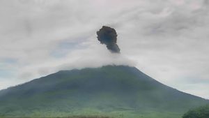 Gunung Ili Lewotolok Muntahkan Lava sejauh 2 Kilometer