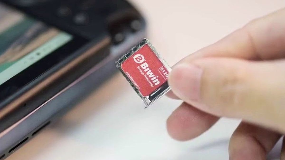 Perusahaan China Ini Ciptakan SSD Mini Seukuran Kartu MicroSD