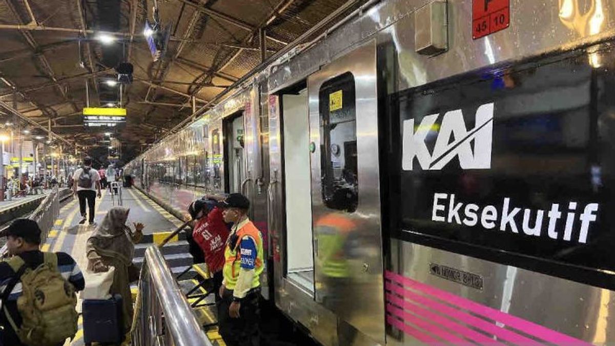 PT KAI Adds 344 Train Trips From Gambir Station And Pasar Senen For Lebaran 2024 Homecoming