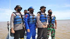 Selidiki Dugaan Penyelundupan Minyak Goreng Polisi-TNI Patroli di Pesisir Jambi